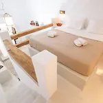 Hector Cave House Oia