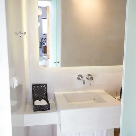 Villa Hector Cave House *