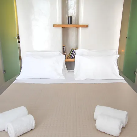 Hector Cave House Villa *