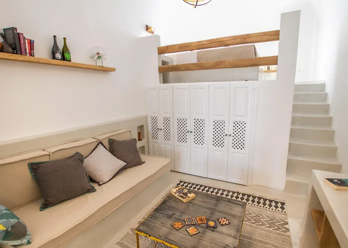 Hector Cave House * Ия