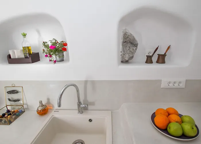 Hector Cave House * Ия