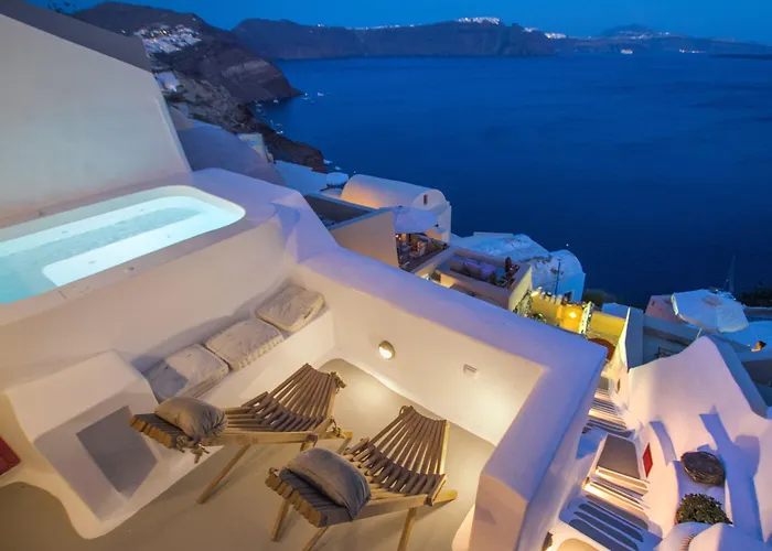 Hector Cave House Villa *