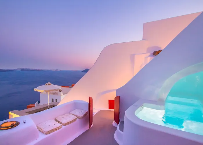 Hector Cave House Oia